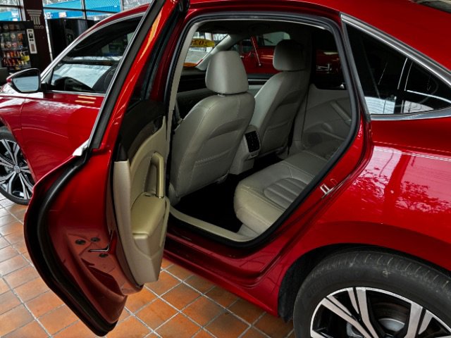Used 2020 Volkswagen Passat 2.0T SEL image 29