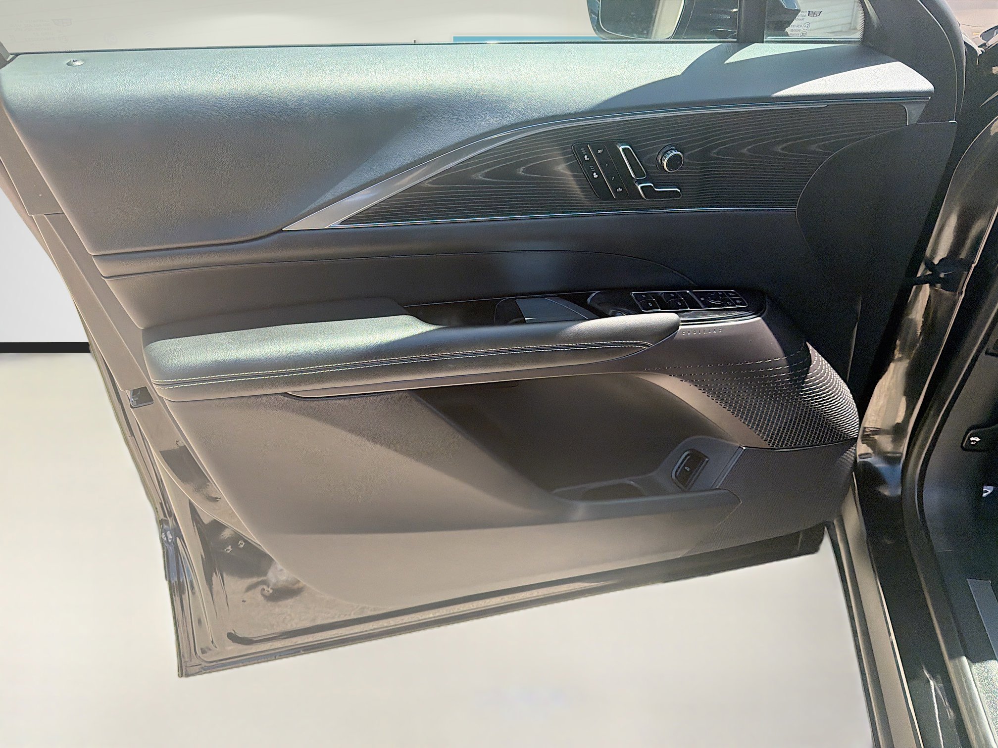 Used 2024 Cadillac Lyriq Luxury image 20