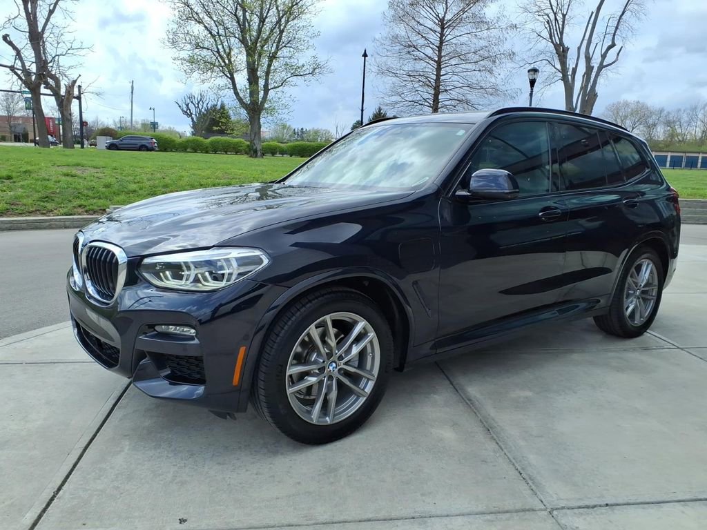 Used 2021 BMW X3 xDrive30e w/ Executive Package AWD/4WD image 3