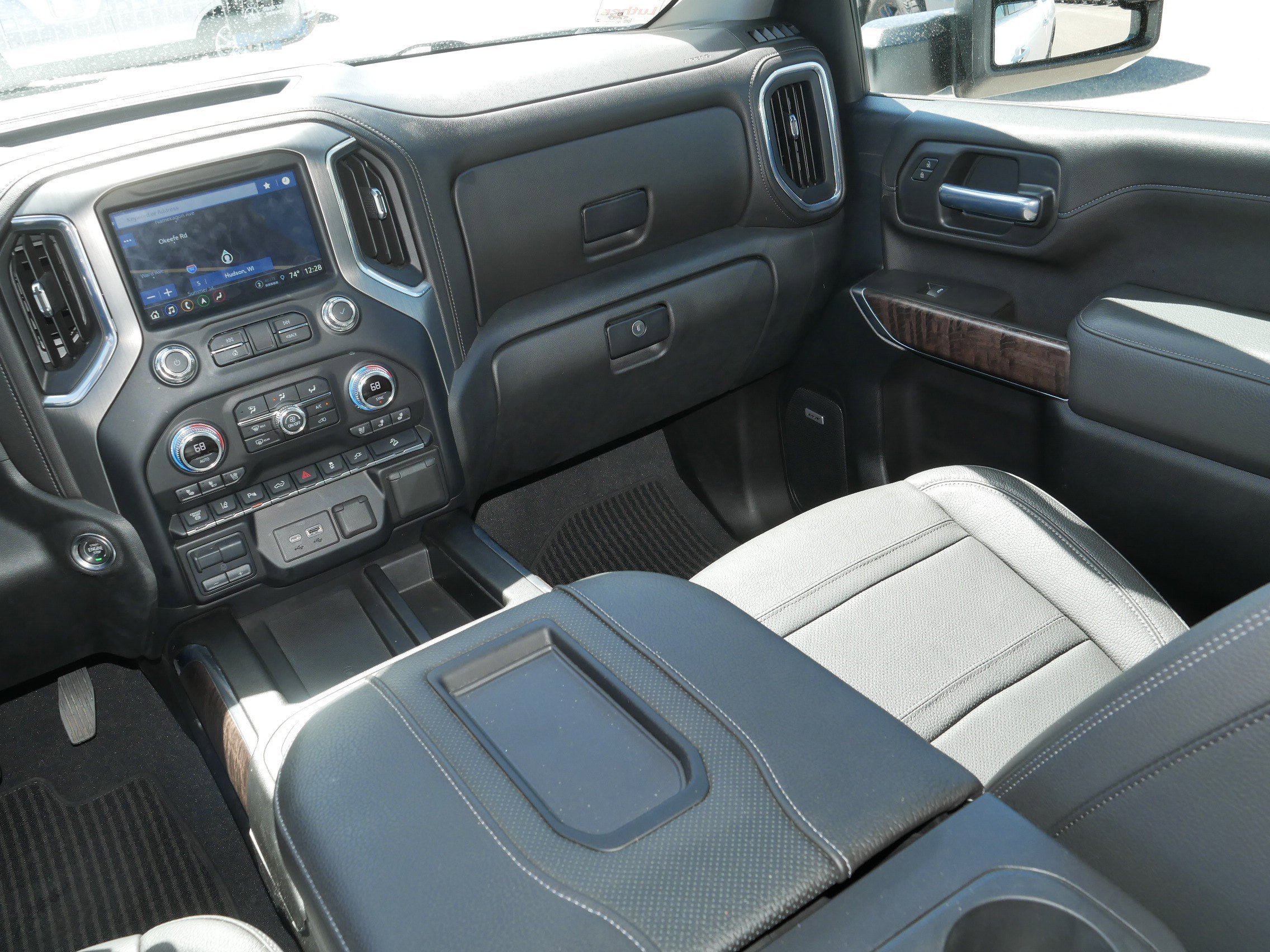 Used 2021 GMC Sierra 2500 Denali w/ Denali Ultimate Package AWD/4WD image 11