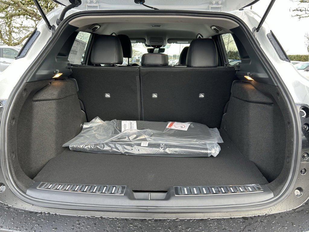 New 2025 Nissan Kicks SR w/ Illumination Package image 24