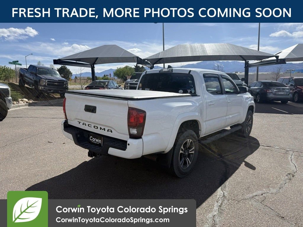 Used 2018 Toyota Tacoma TRD Sport w/ TRD Premium Sport Package AWD/4WD image 9