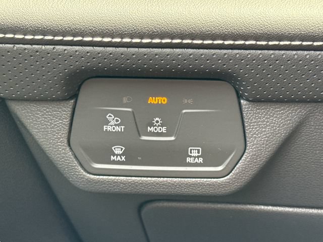 Used 2026 Volkswagen Atlas Cross Sport SEL AWD/4WD image 34