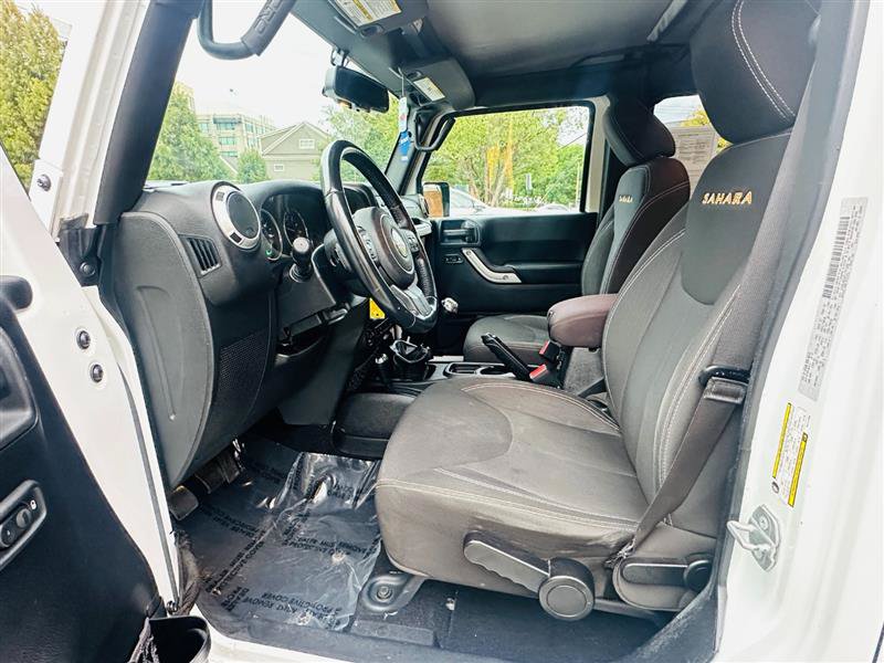 Used 2015 Jeep Wrangler Unlimited Sahara AWD/4WD image 14