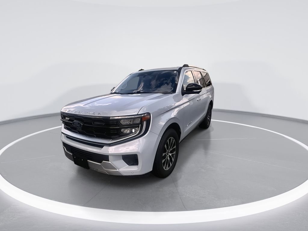 Used 2025 Ford Expedition Platinum image 4