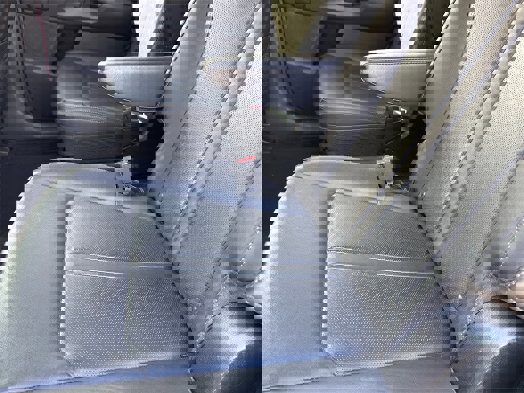 Used 2023 Kia Sorento SX image 32