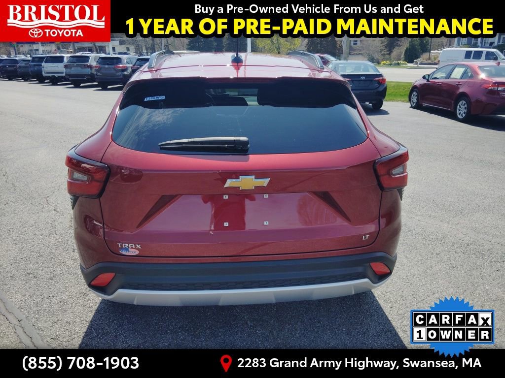 Used 2025 Chevrolet Trax LT w/ LT Convenience Package FWD image 8