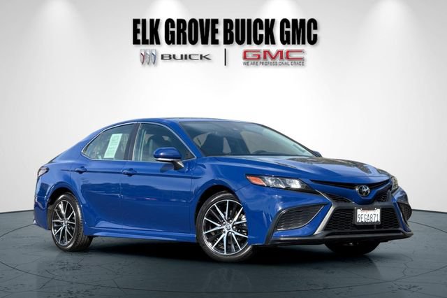 Used 2023 Toyota Camry SE w/ Convenience Package FWD image 2