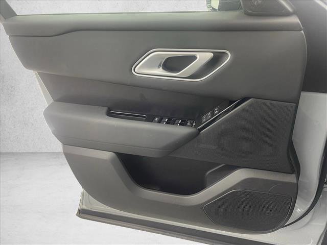 Certified 2026 Land Rover Range Rover Velar Dynamic SE image 24