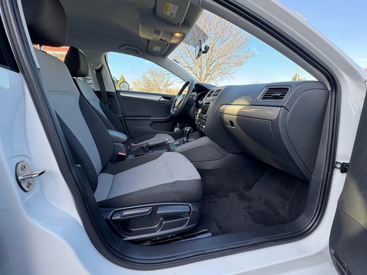 Used 2018 Volkswagen Jetta S image 30