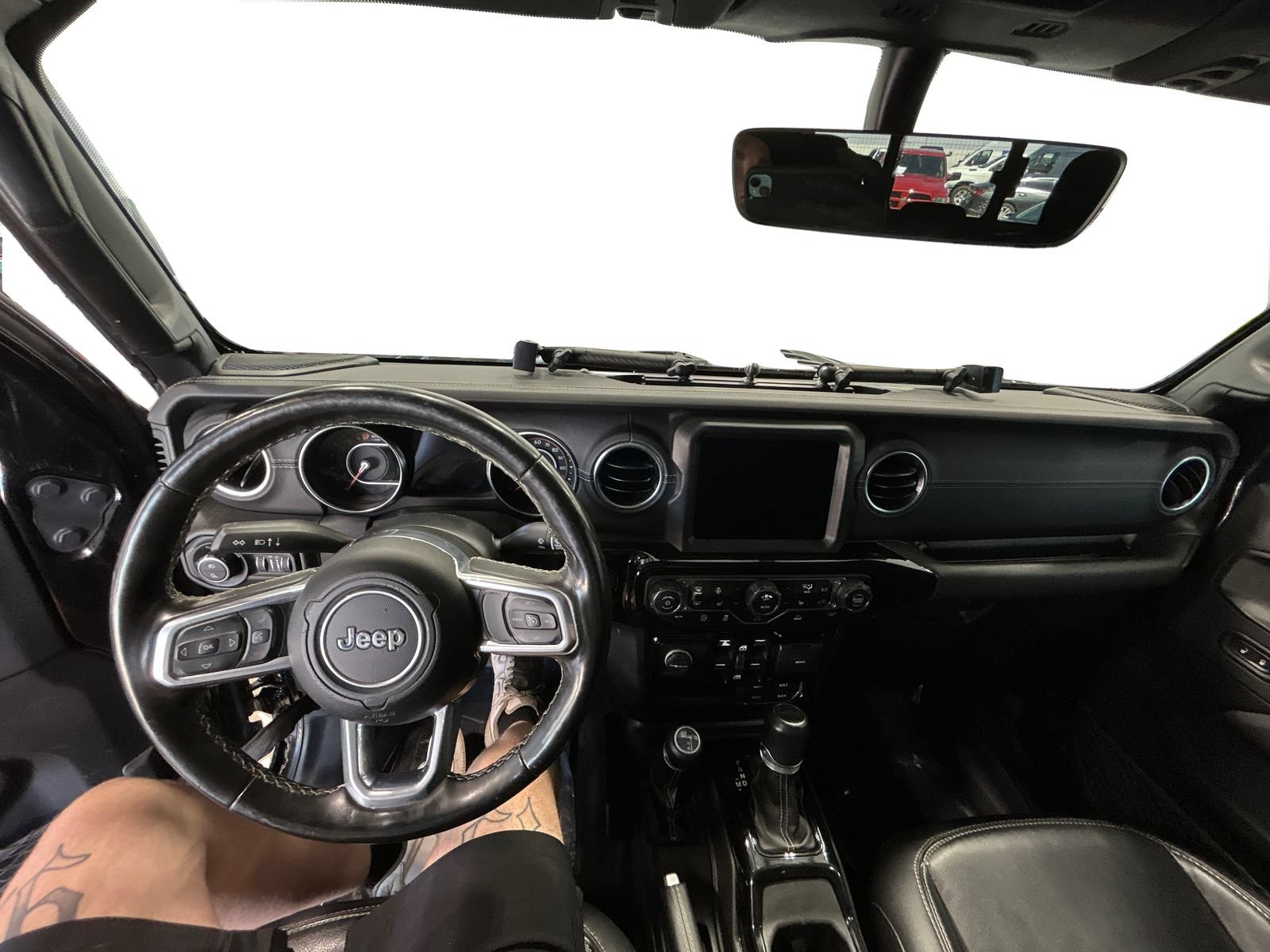 Used 2021 Jeep Gladiator Overland w/ Popular Equipment Package AWD/4WD image 18