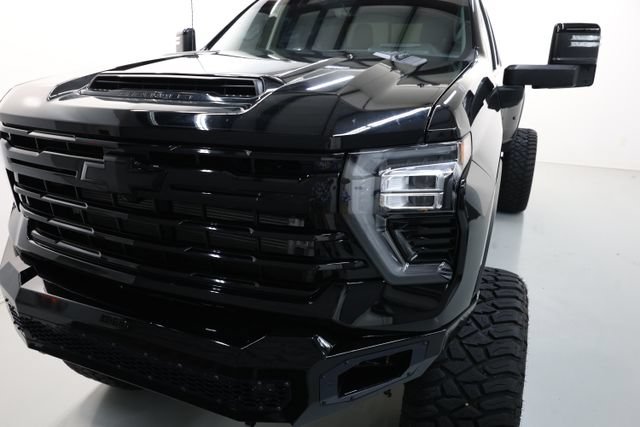 Used 2024 Chevrolet Silverado 3500 LTZ w/ LTZ Plus Package AWD/4WD image 64