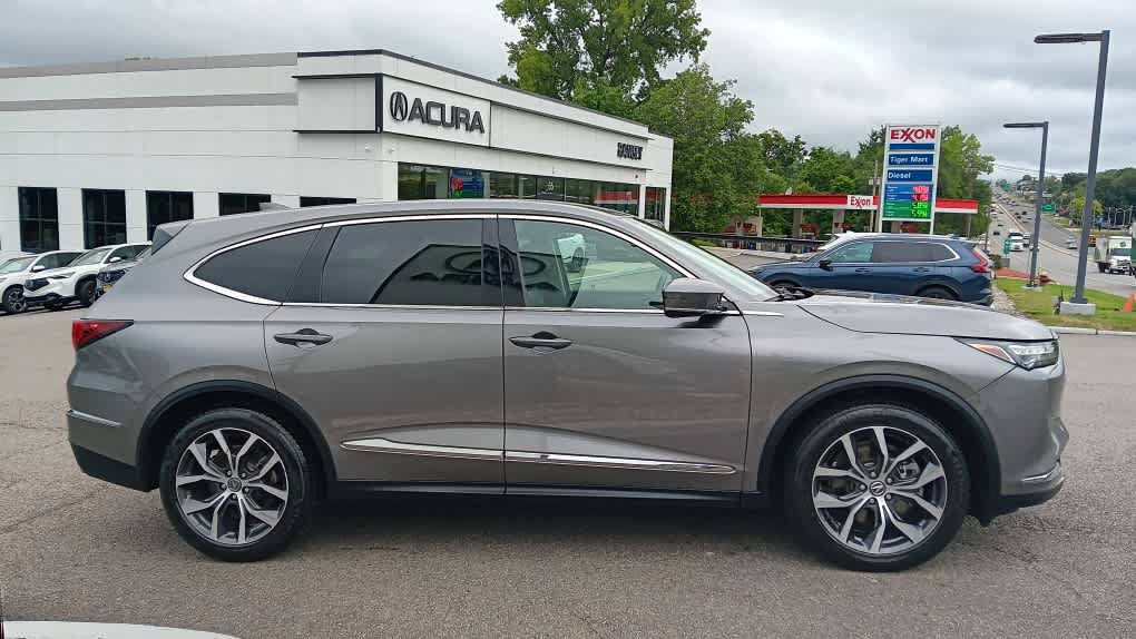 Used 2023 Acura MDX w/ Technology Package AWD/4WD image 7