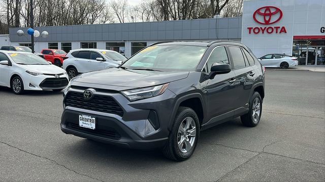 Used 2025 Toyota RAV4 LE AWD/4WD image 3