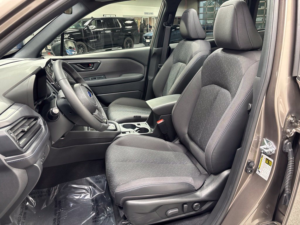 Used 2025 Subaru Forester Premium AWD/4WD image 10