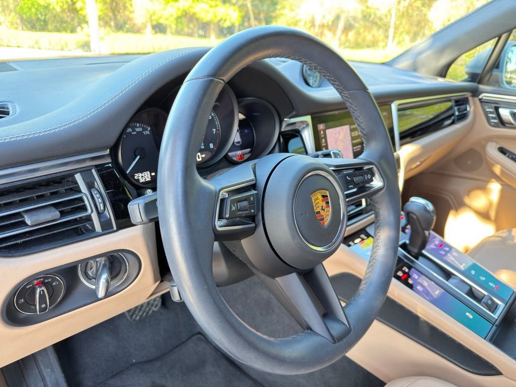 Certified 2023 Porsche Macan image 8