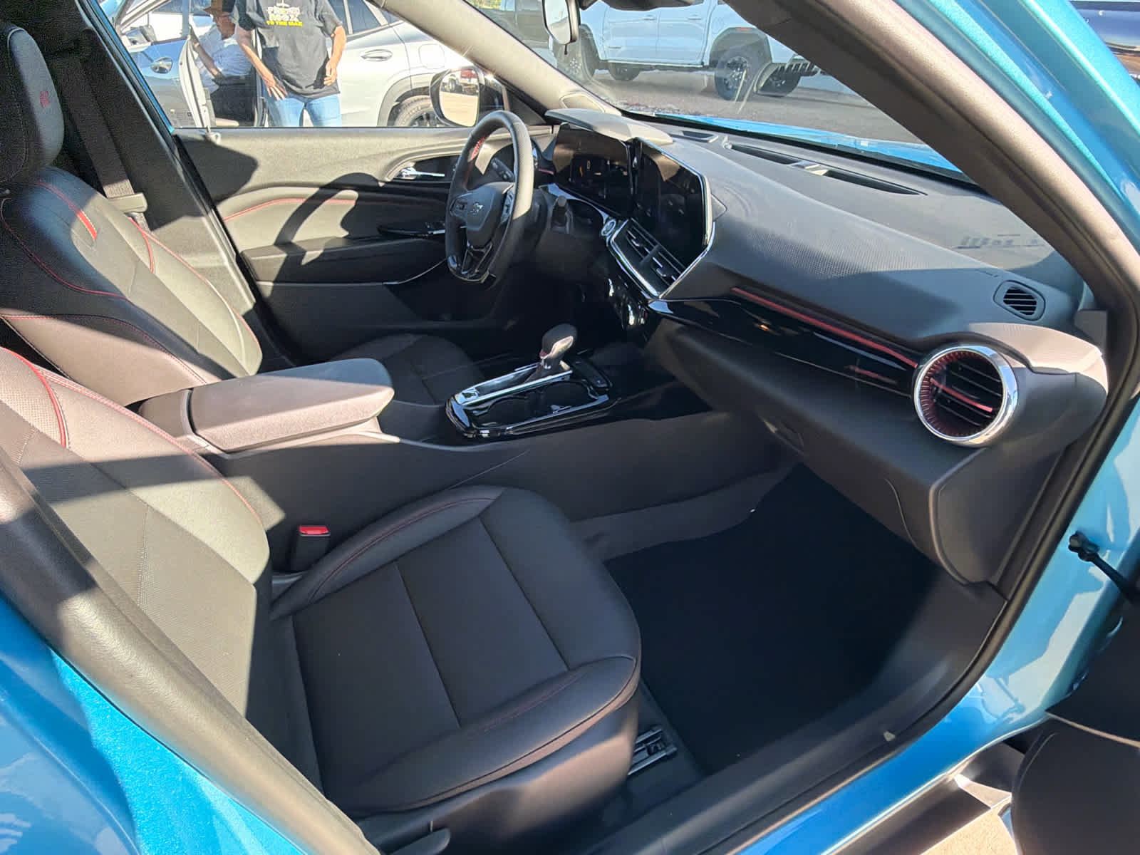 Used 2026 Chevrolet Trax RS w/ Sunroof Package FWD image 26