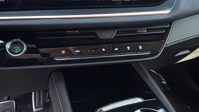 Used 2025 Buick Envision Sport Touring AWD/4WD image 30