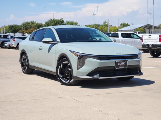 Used 2025 Kia K4 EX FWD image 2