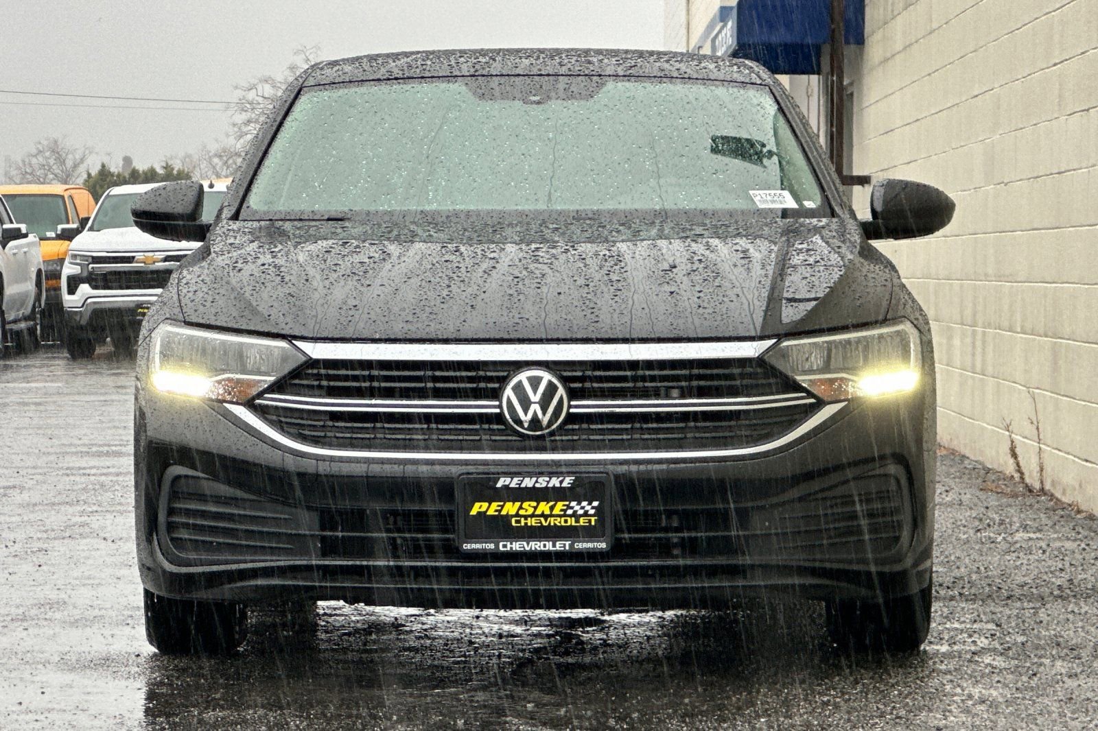 Used 2023 Volkswagen Jetta S image 9