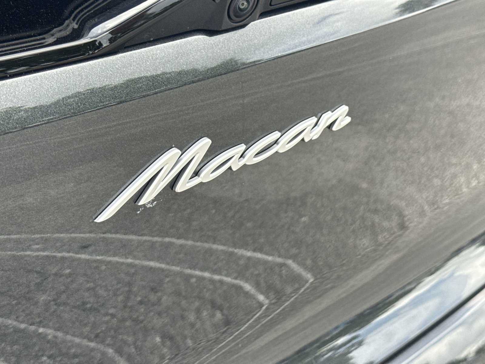 Used 2025 Porsche Macan Electric RWD image 10