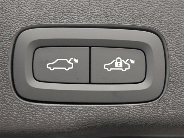 New 2026 Volvo XC60 T8 Ultra image 14