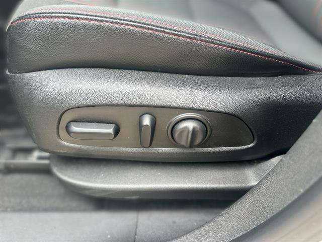 Used 2023 Chevrolet Equinox RS w/ LPO, Floor Liner Package image 16