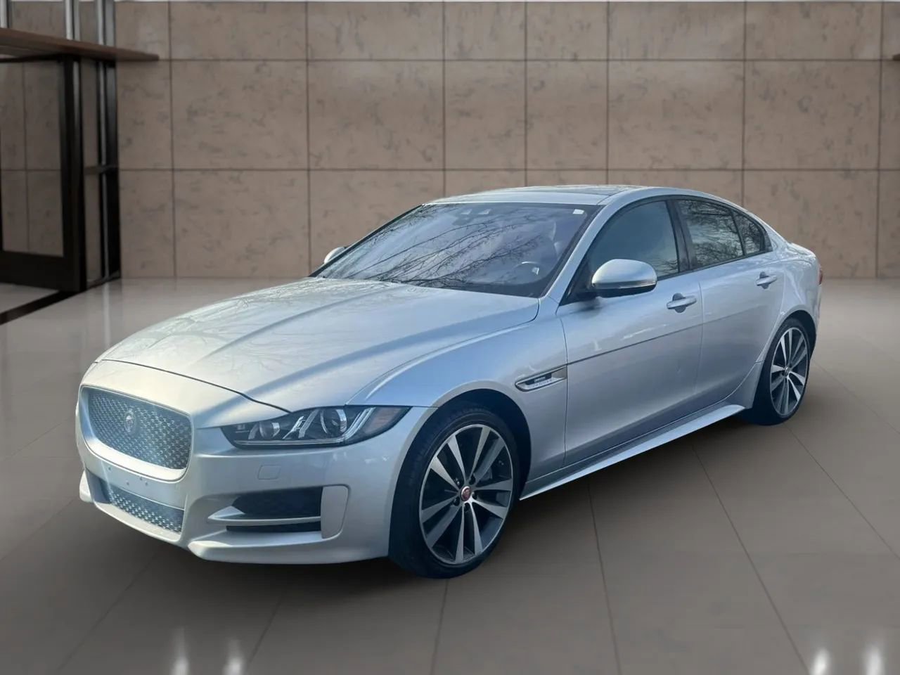 Used 2017 Jaguar XE R-Sport image 5