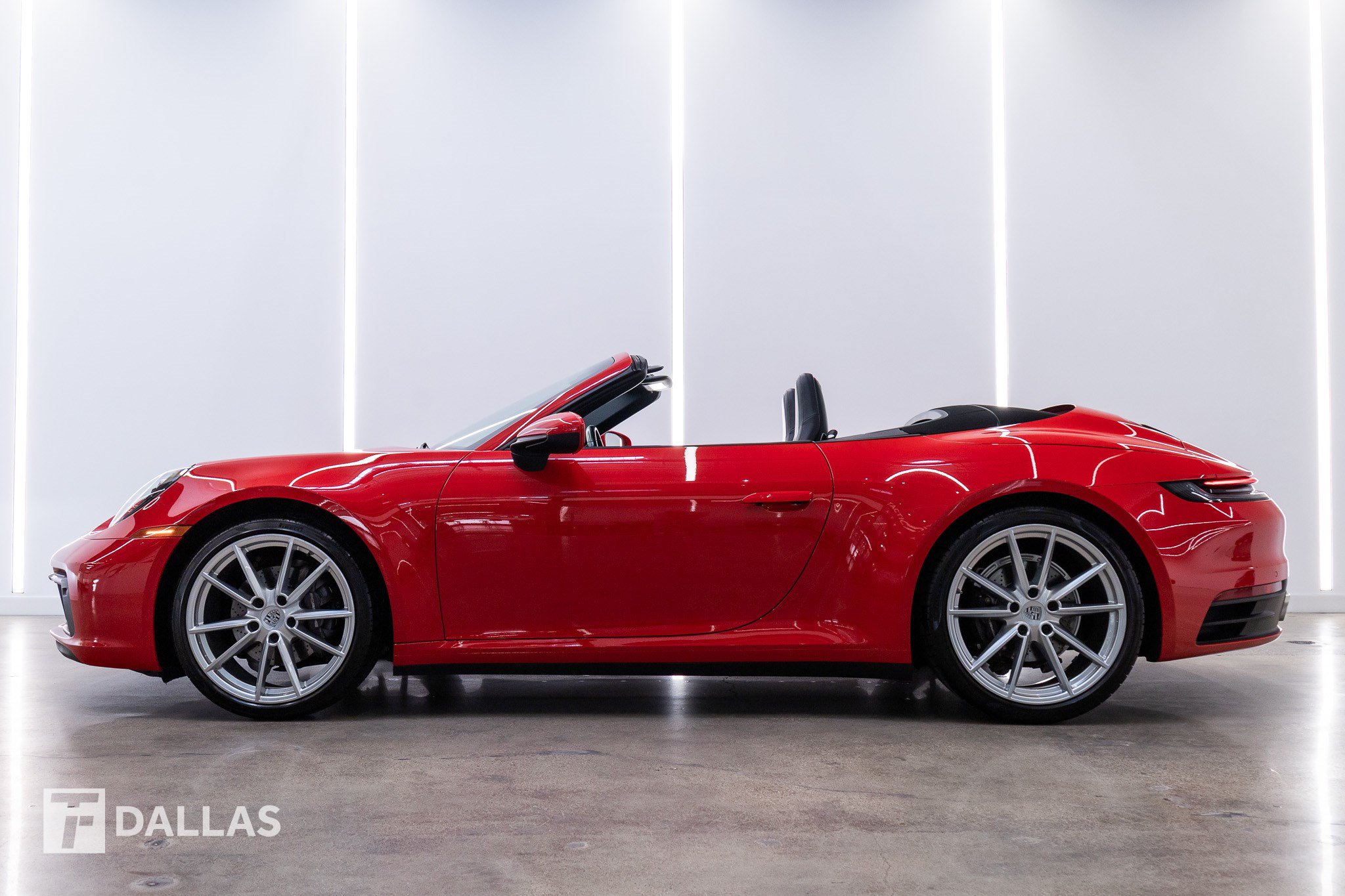 Used 2022 Porsche 911 Carrera RWD image 1
