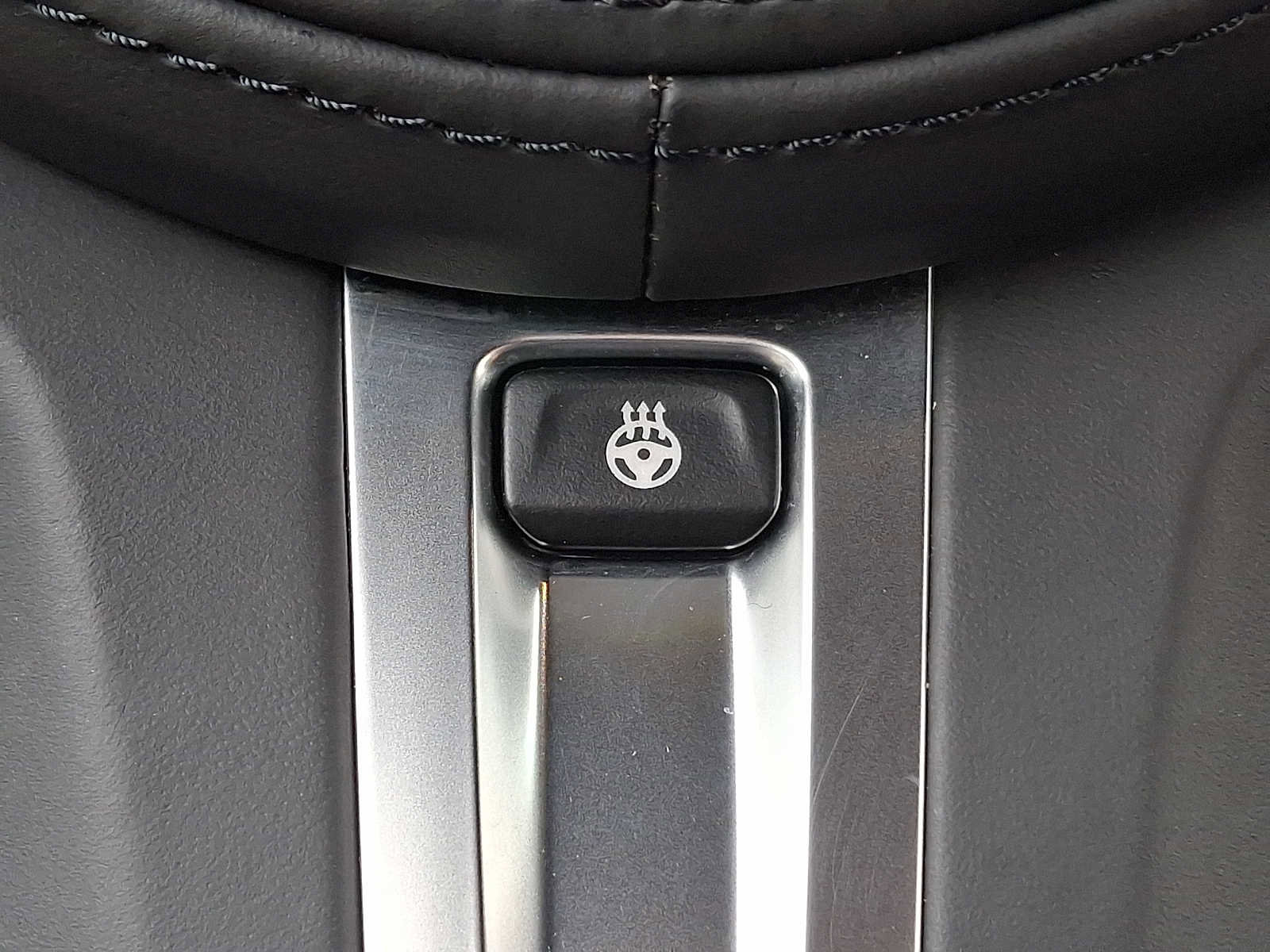 Used 2023 BMW 440i xDrive Convertible w/ Premium Package image 15