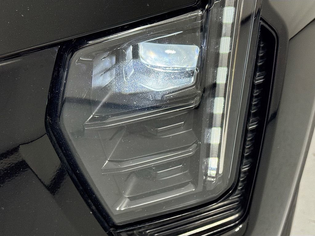 Used 2024 Cadillac XT4 Premium Luxury image 38