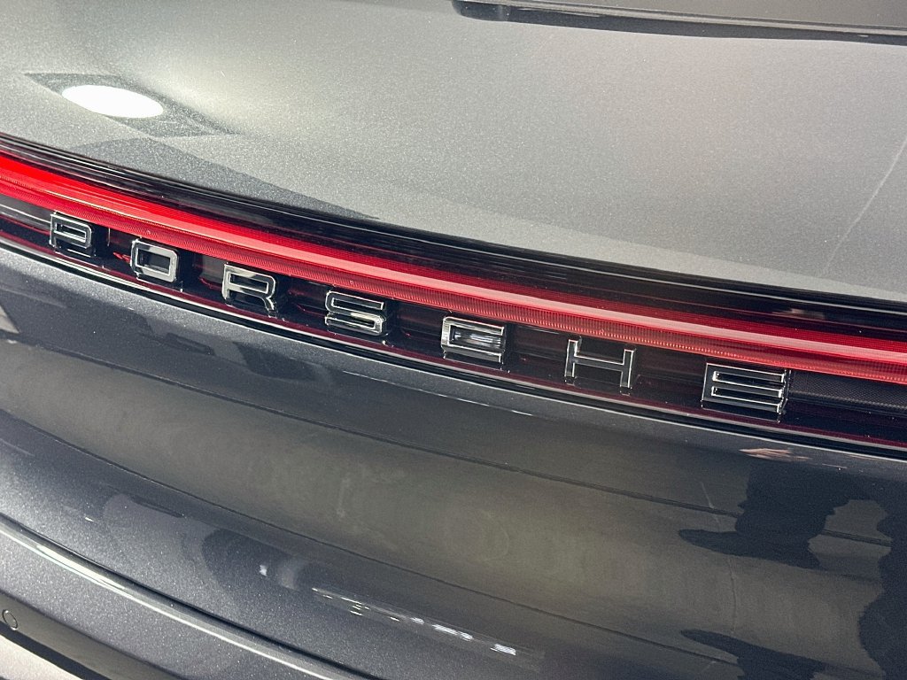 Certified 2026 Porsche Macan AWD/4WD image 33