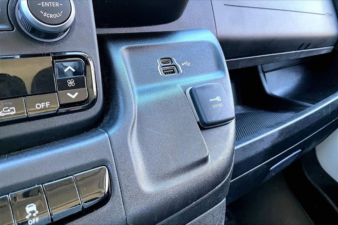 Used 2024 RAM ProMaster 2500 w/ Convenience Group image 15