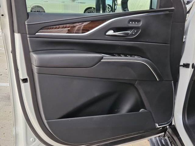 Certified 2022 Cadillac Escalade ESV Sport Platinum w/ Heavy-Duty Trailer Package image 23