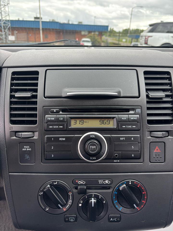 Used 2011 Nissan Versa 1.8 S w/ Plus Pkg FWD image 13
