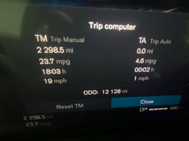 Certified 2025 Volvo XC40 B5 Core image 17