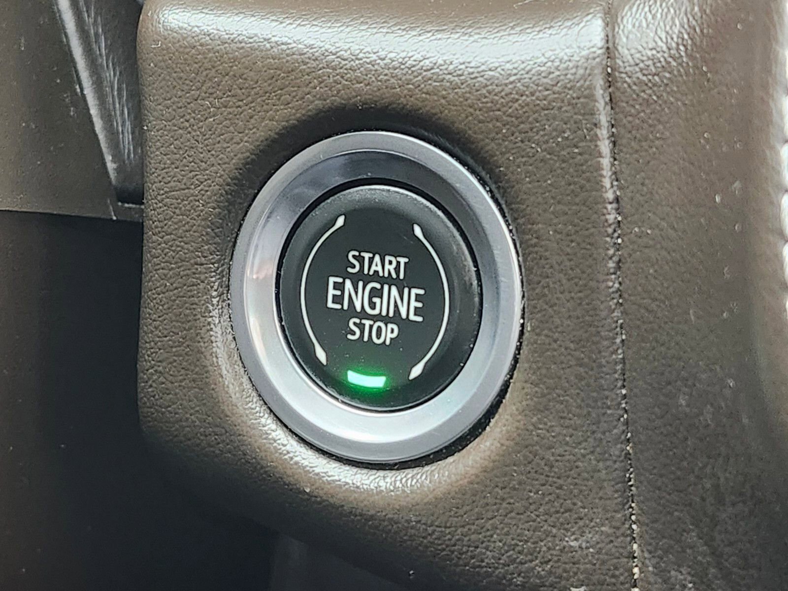 Used 2023 GMC Yukon SLT image 26