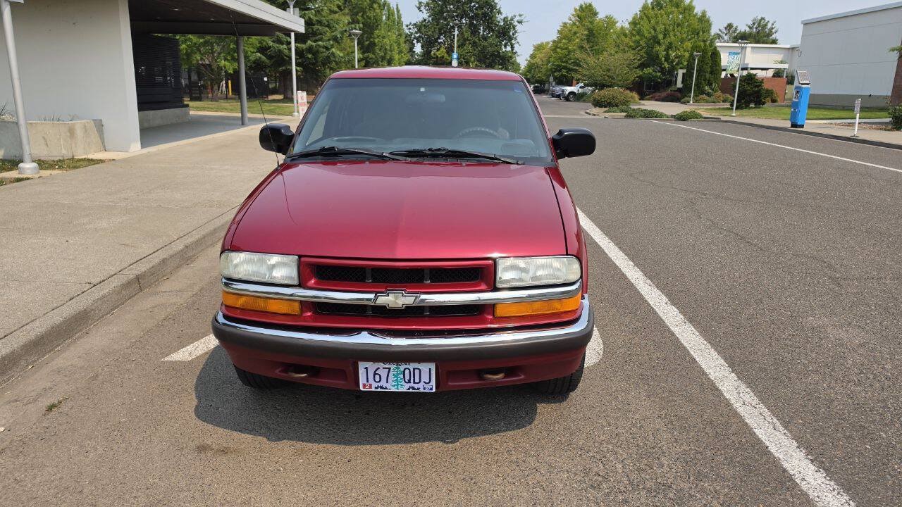 Used 2001 Chevrolet S10 Pickup LS AWD/4WD image 2