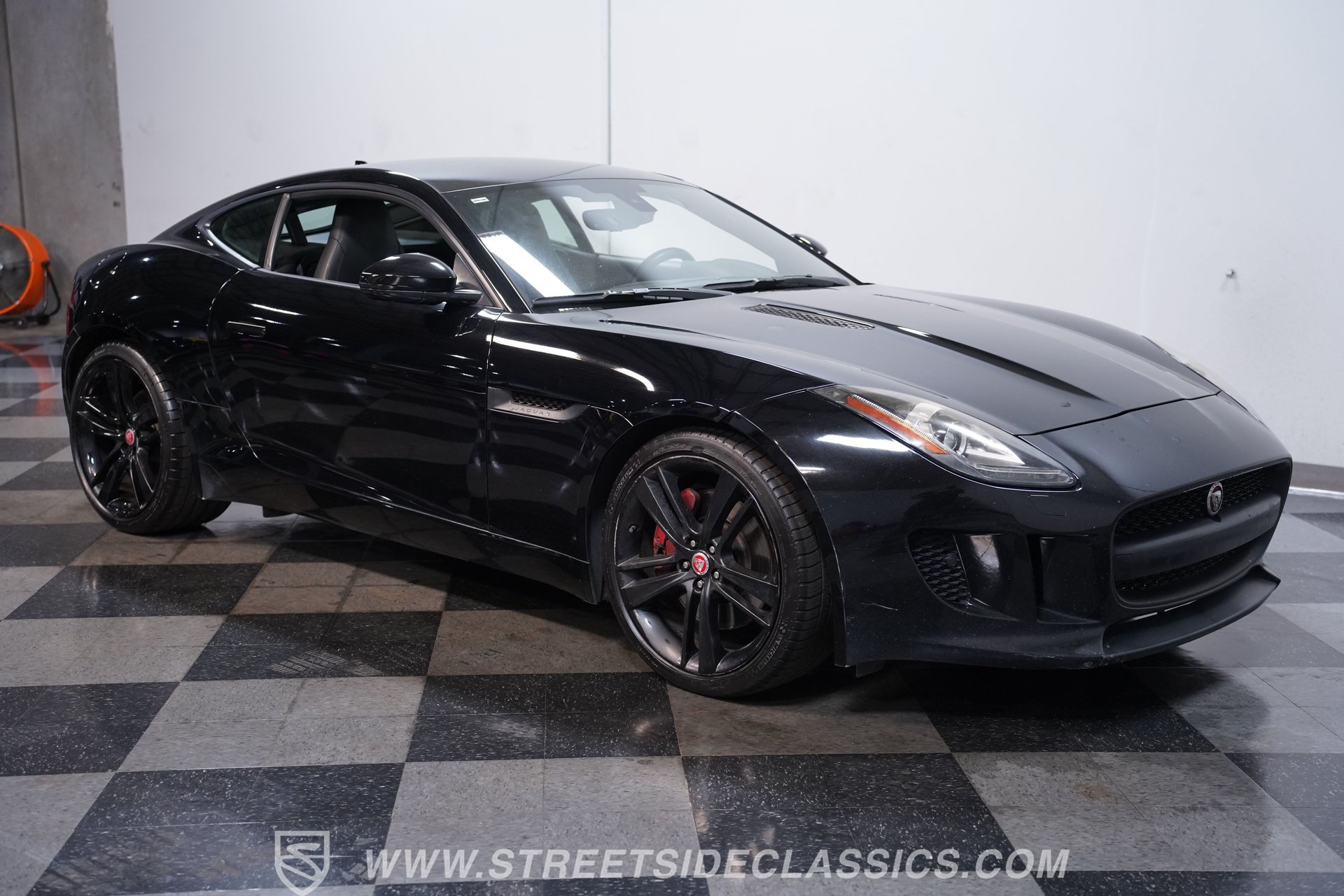 Used 2016 Jaguar F-TYPE Coupe RWD image 15