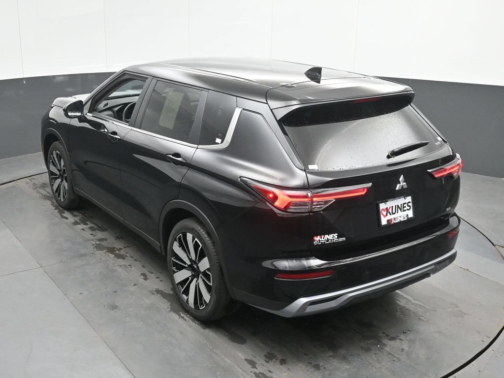 Used 2025 Mitsubishi Outlander SE AWD/4WD image 39