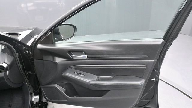 Used 2020 Nissan Altima 2.5 S FWD image 11