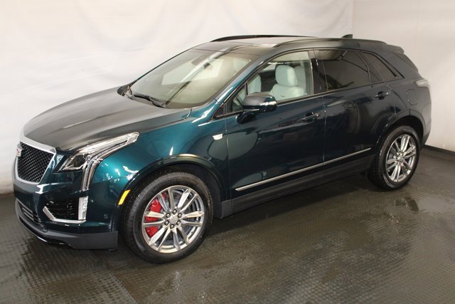 Certified 2025 Cadillac XT5 Sportv w/ Technology Package image 2