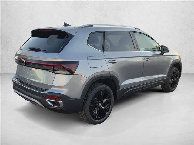 New 2026 Volkswagen Taos SE image 2