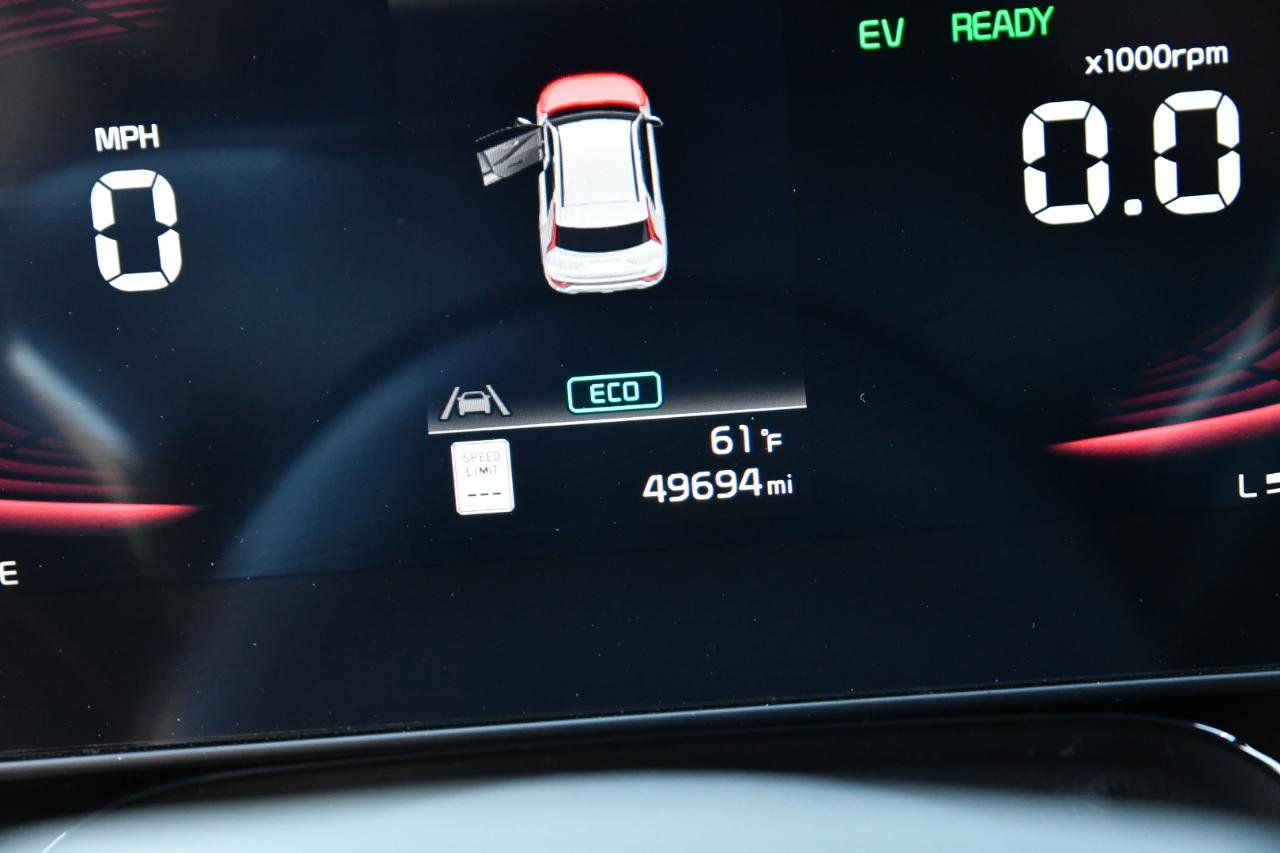 Used 2023 Kia Niro EX Touring image 12