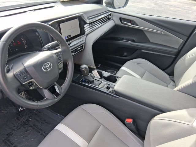 Used 2025 Toyota Camry SE w/ Convenience Package image 7