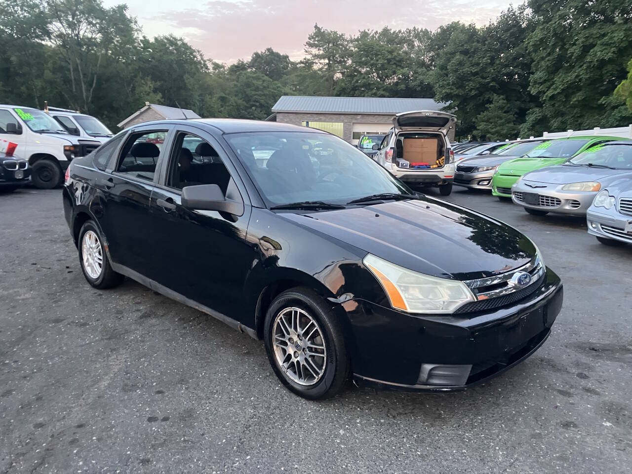 Used 2010 Ford Focus SE FWD image 5