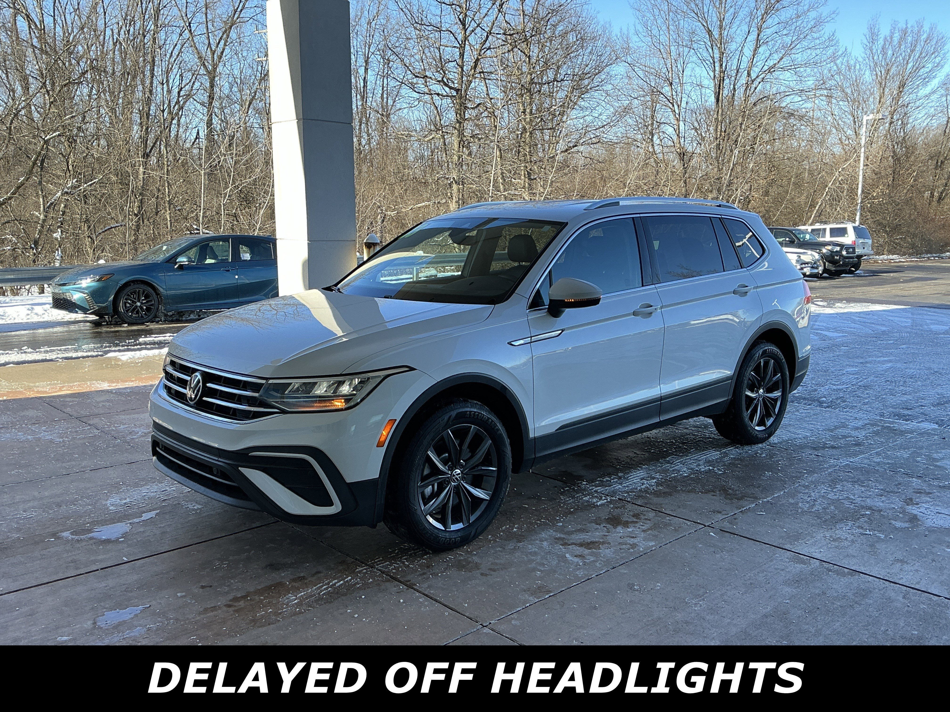 Used 2023 Volkswagen Tiguan SE image 3