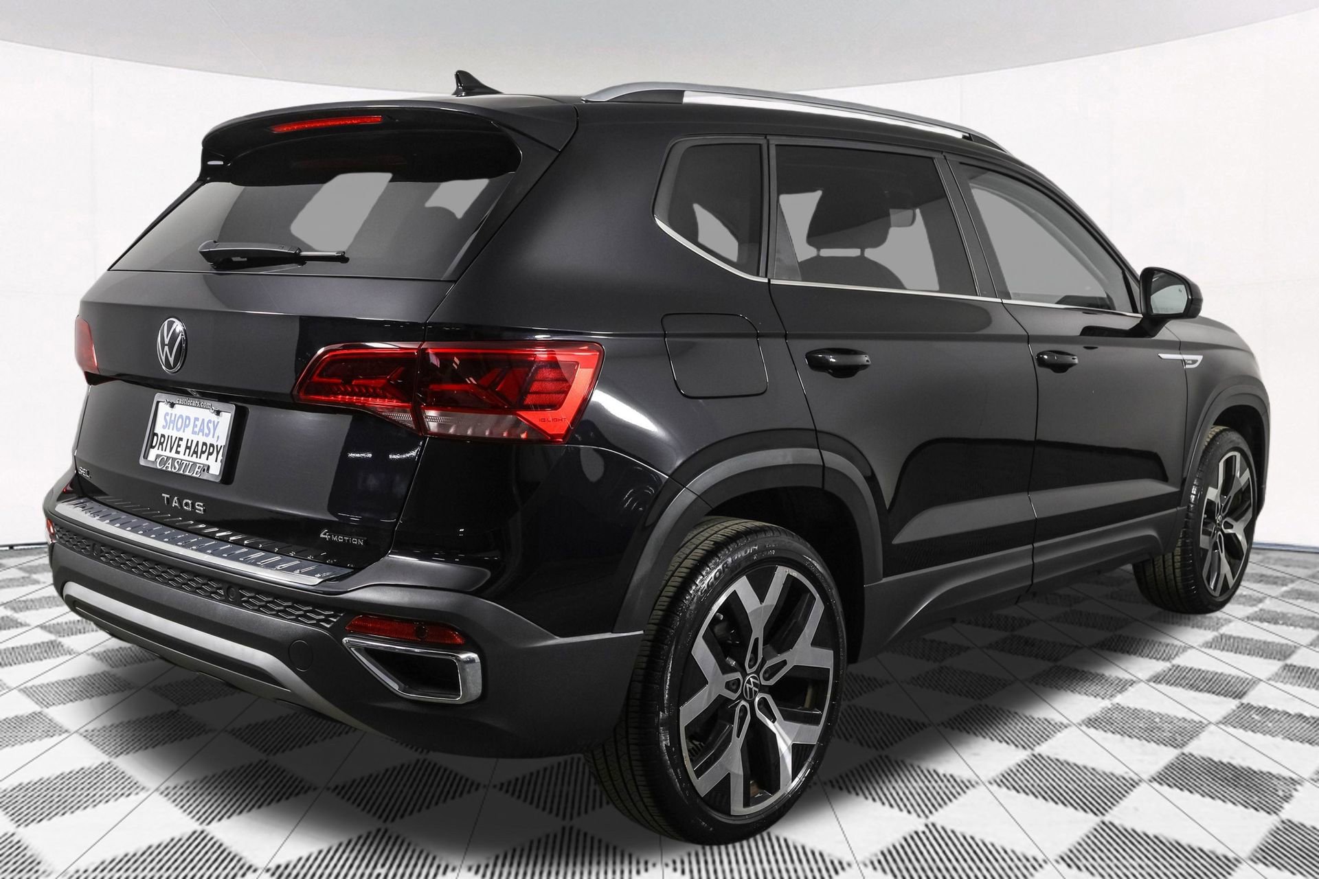 Used 2022 Volkswagen Taos SEL w/ Panoramic Sunroof Package image 19