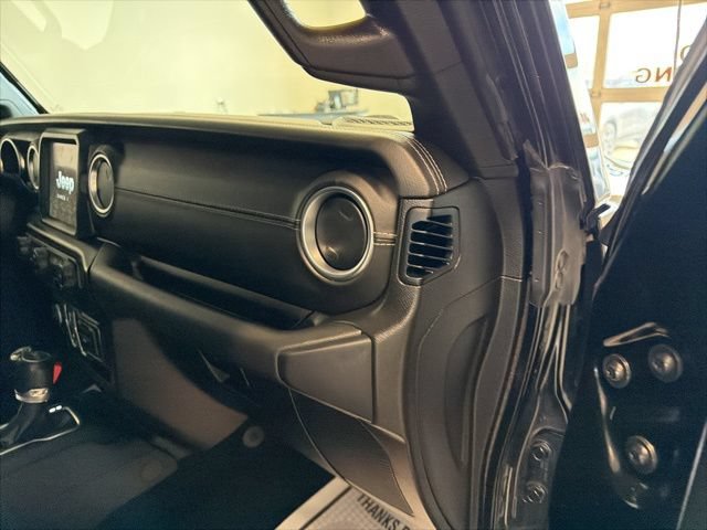 Used 2021 Jeep Wrangler Unlimited Sahara w/ Uconnect 4C Nav & Sound Group AWD/4WD image 36