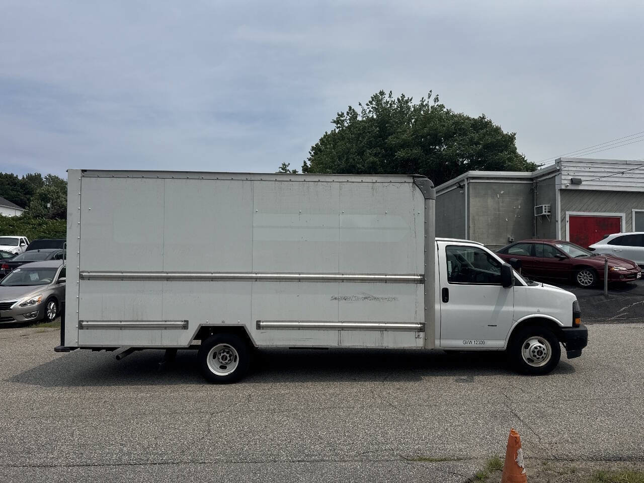 Used 2021 GMC Savana 3500 Extended w/ Power Convenience Package RWD image 9